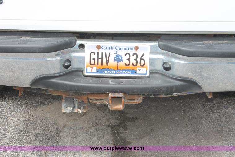 image for item E3299 2004 Ford F250 XLT SuperCab pickup truck