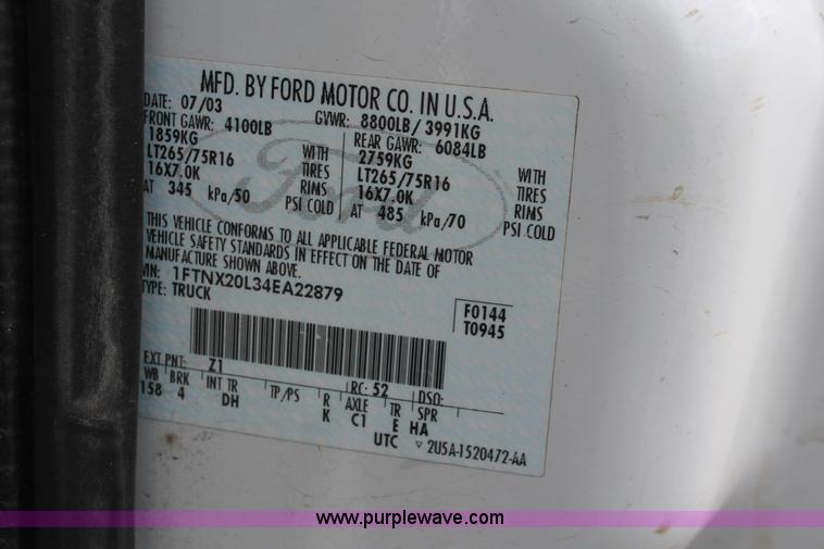 image for item E3299 2004 Ford F250 XLT SuperCab pickup truck