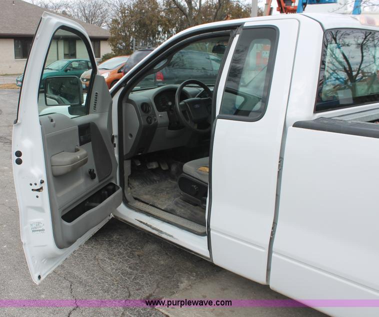 image for item E3327 2007 Ford F150 XLT pickup truck