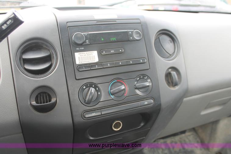 image for item E3327 2007 Ford F150 XLT pickup truck