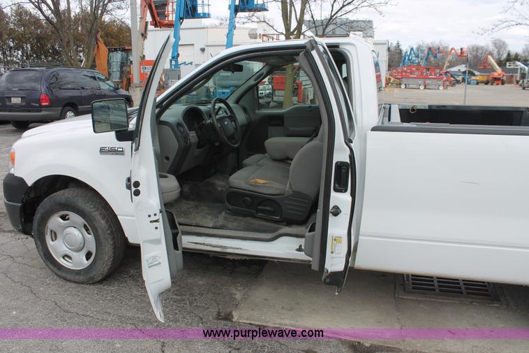 image for item E3327 2007 Ford F150 XLT pickup truck