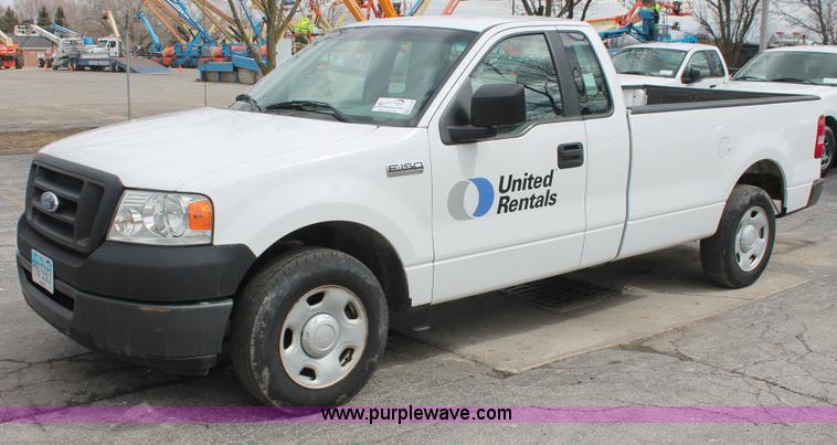 image for item E3328 2006 Ford F150 XL pickup truck