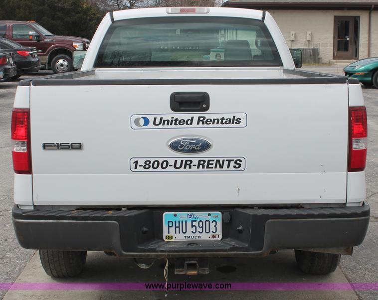 image for item E3328 2006 Ford F150 XL pickup truck