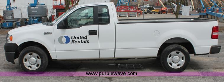 image for item E3328 2006 Ford F150 XL pickup truck
