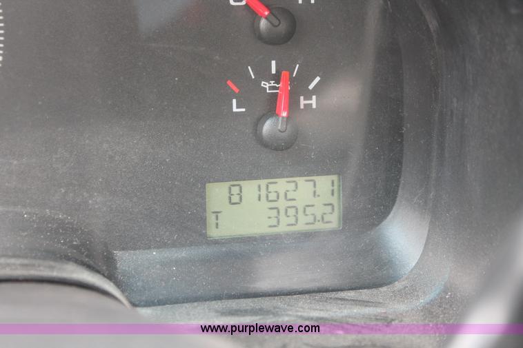 image for item E3328 2006 Ford F150 XL pickup truck