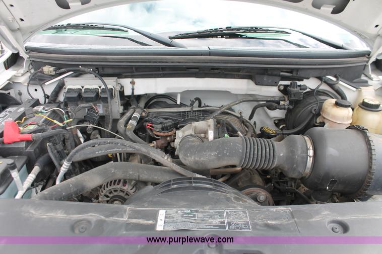 image for item E3328 2006 Ford F150 XL pickup truck