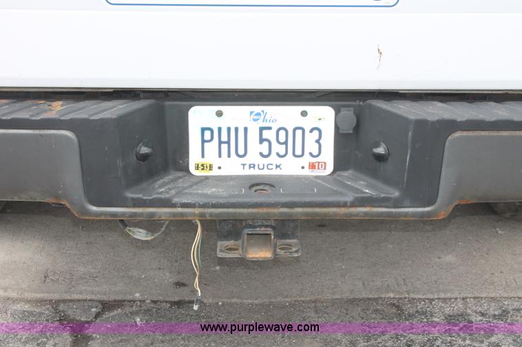 image for item E3328 2006 Ford F150 XL pickup truck