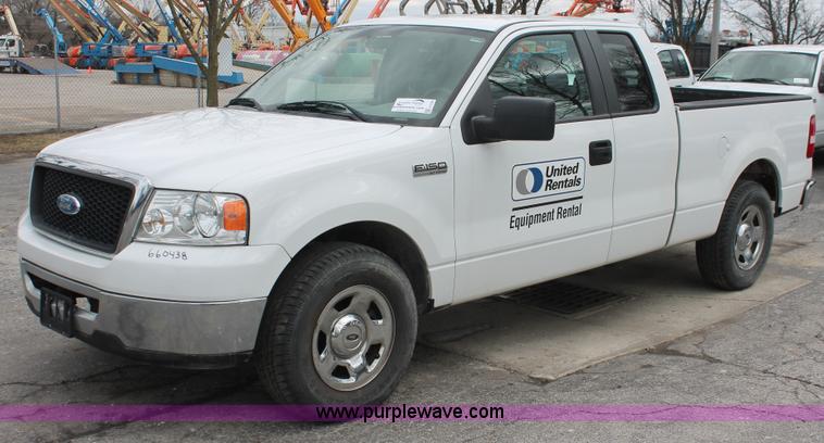 image for item E3329 2007 Ford F150 XLT SuperCab pickup truck
