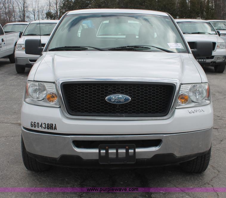image for item E3329 2007 Ford F150 XLT SuperCab pickup truck