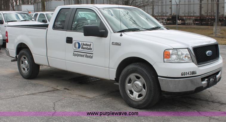 image for item E3329 2007 Ford F150 XLT SuperCab pickup truck