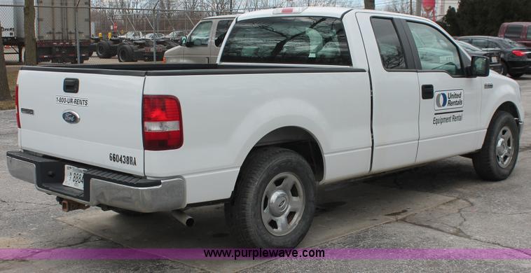image for item E3329 2007 Ford F150 XLT SuperCab pickup truck