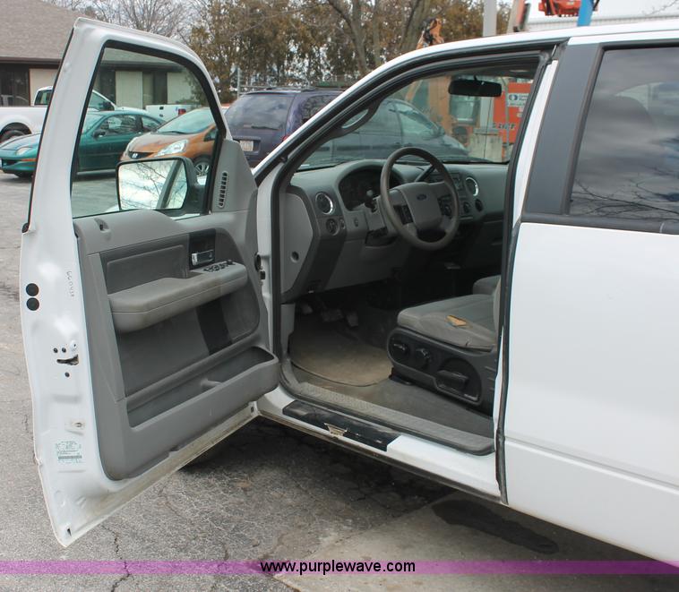 image for item E3329 2007 Ford F150 XLT SuperCab pickup truck
