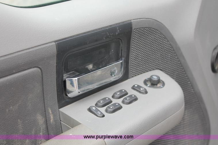 image for item E3329 2007 Ford F150 XLT SuperCab pickup truck