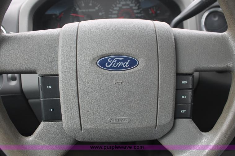 image for item E3329 2007 Ford F150 XLT SuperCab pickup truck