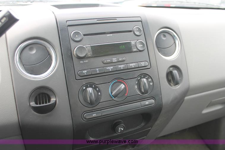 image for item E3329 2007 Ford F150 XLT SuperCab pickup truck