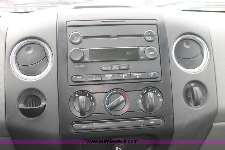 image for item E3329 2007 Ford F150 XLT SuperCab pickup truck