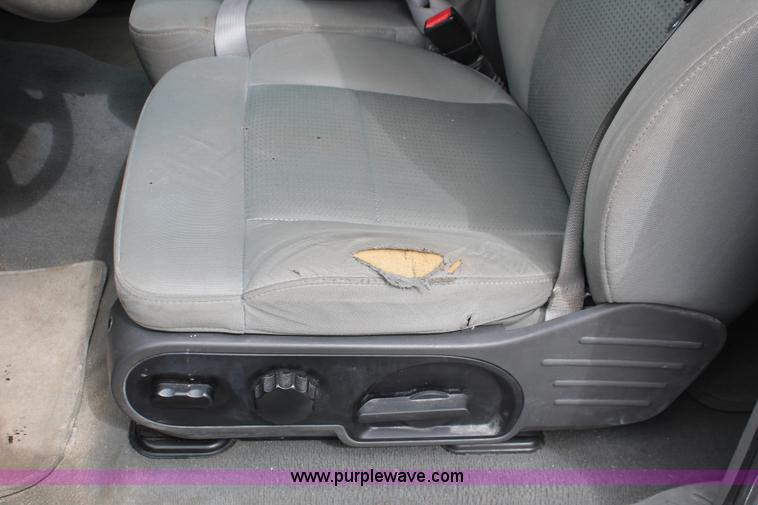 image for item E3329 2007 Ford F150 XLT SuperCab pickup truck