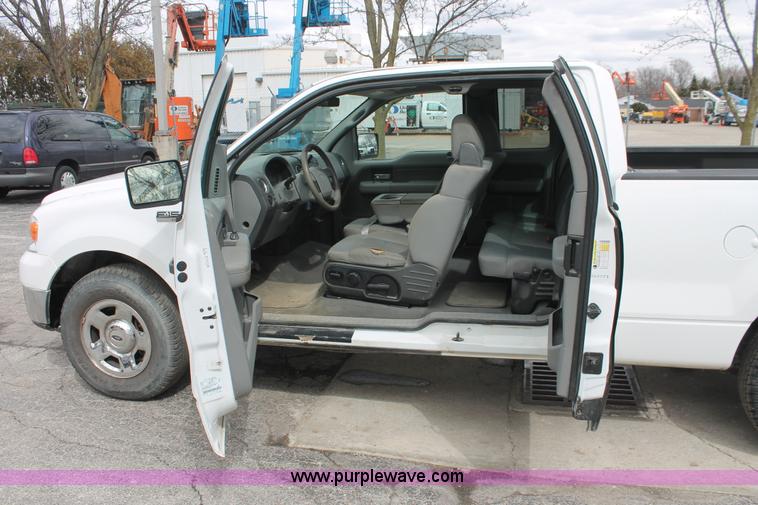 image for item E3329 2007 Ford F150 XLT SuperCab pickup truck