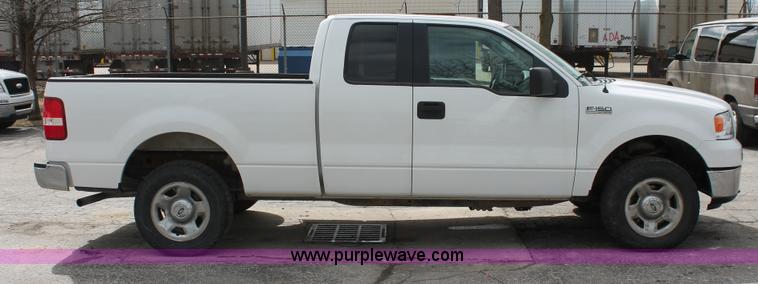 image for item E3330 2006 Ford F150 XLT SuperCab pickup truck