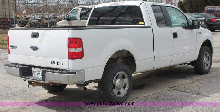 image for item E3330 2006 Ford F150 XLT SuperCab pickup truck