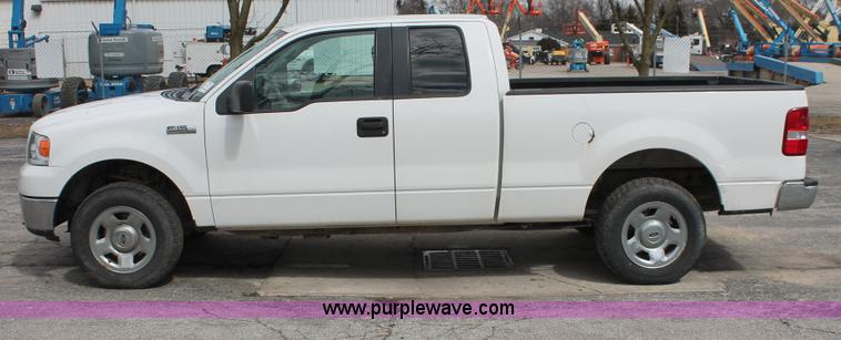 image for item E3330 2006 Ford F150 XLT SuperCab pickup truck