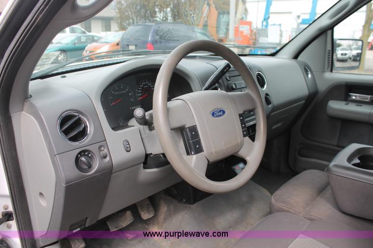 image for item E3330 2006 Ford F150 XLT SuperCab pickup truck
