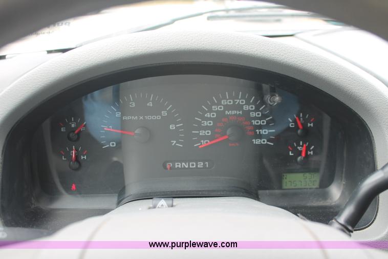 image for item E3330 2006 Ford F150 XLT SuperCab pickup truck