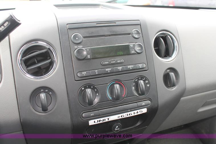 image for item E3330 2006 Ford F150 XLT SuperCab pickup truck