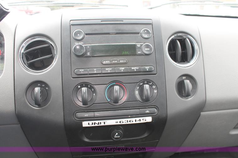 image for item E3330 2006 Ford F150 XLT SuperCab pickup truck