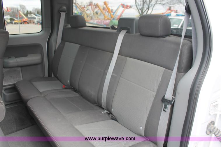 image for item E3330 2006 Ford F150 XLT SuperCab pickup truck