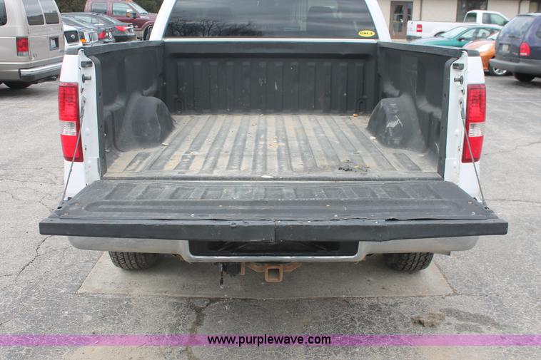 image for item E3330 2006 Ford F150 XLT SuperCab pickup truck