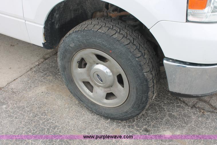 image for item E3330 2006 Ford F150 XLT SuperCab pickup truck