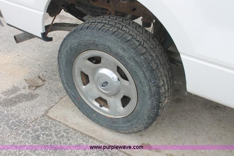 image for item E3330 2006 Ford F150 XLT SuperCab pickup truck