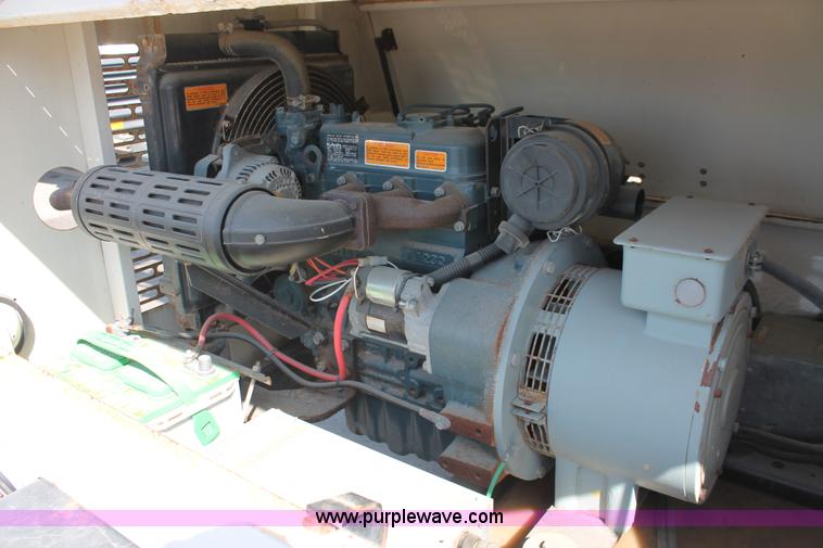 image for item E3338 2008 Terex Amida AL4000 light tower/generator