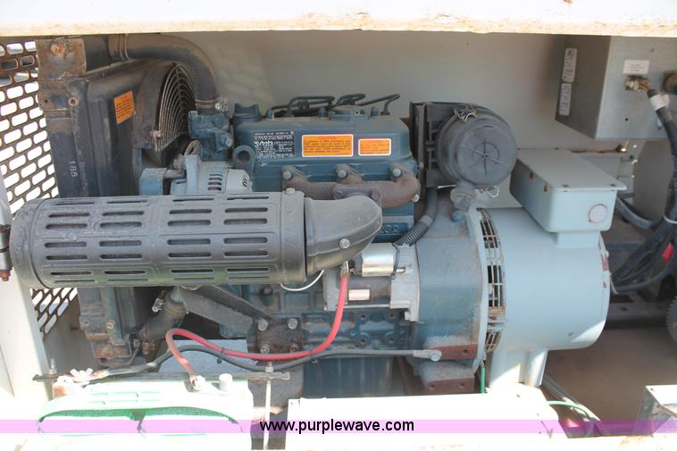 image for item E3338 2008 Terex Amida AL4000 light tower/generator