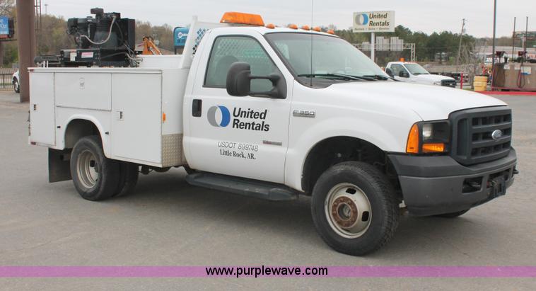 image for item E3339 2007 Ford F350 XL Super Duty service truck