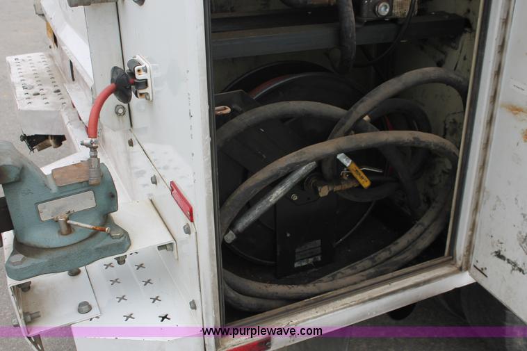 image for item E3339 2007 Ford F350 XL Super Duty service truck