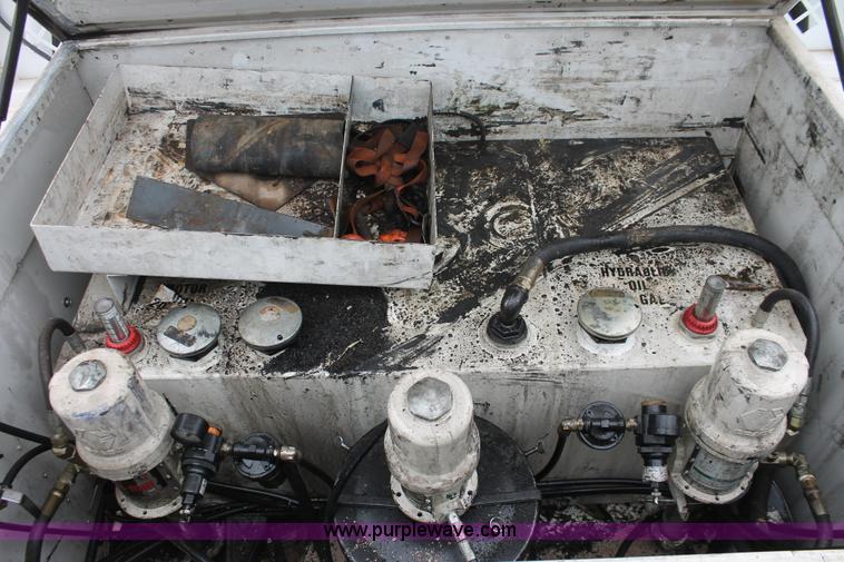 image for item E3339 2007 Ford F350 XL Super Duty service truck