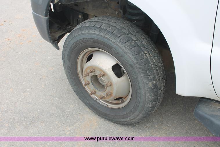 image for item E3339 2007 Ford F350 XL Super Duty service truck