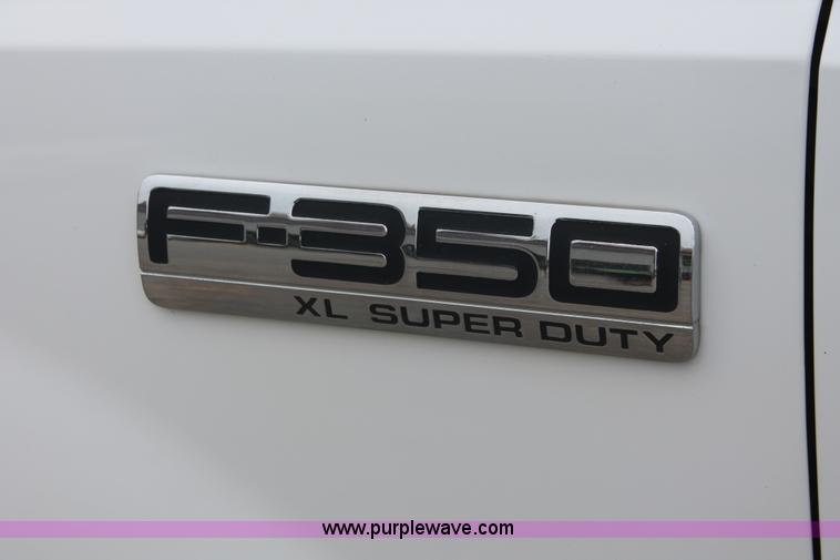image for item E3339 2007 Ford F350 XL Super Duty service truck