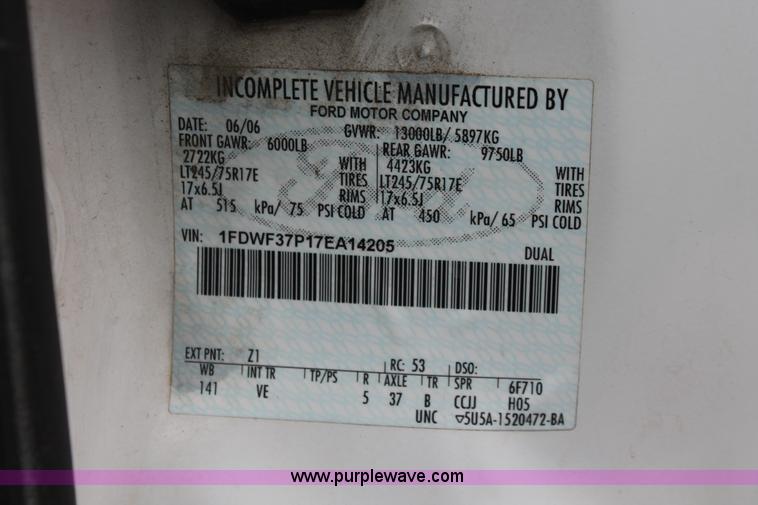 image for item E3339 2007 Ford F350 XL Super Duty service truck