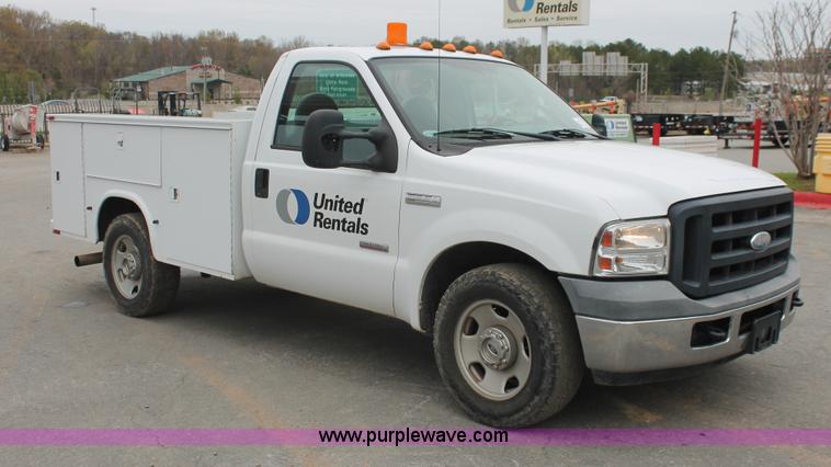 image for item E3340 2006 Ford F350 XL Super Duty service truck
