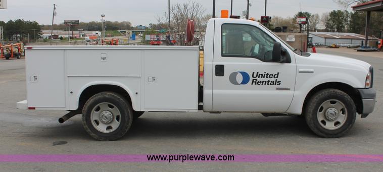image for item E3340 2006 Ford F350 XL Super Duty service truck