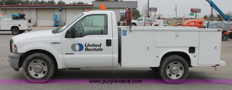 image for item E3340 2006 Ford F350 XL Super Duty service truck
