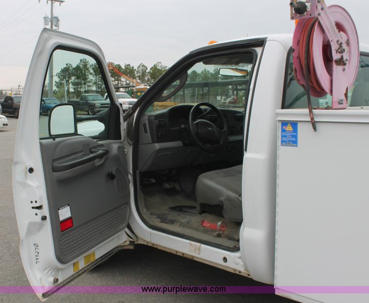image for item E3340 2006 Ford F350 XL Super Duty service truck