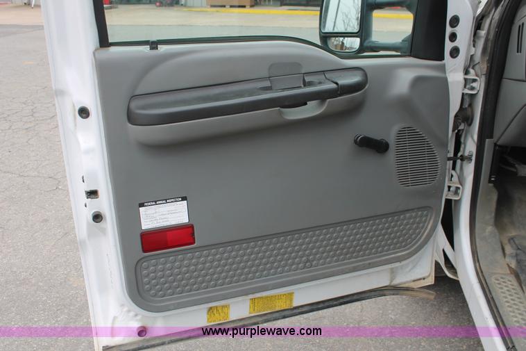 image for item E3340 2006 Ford F350 XL Super Duty service truck