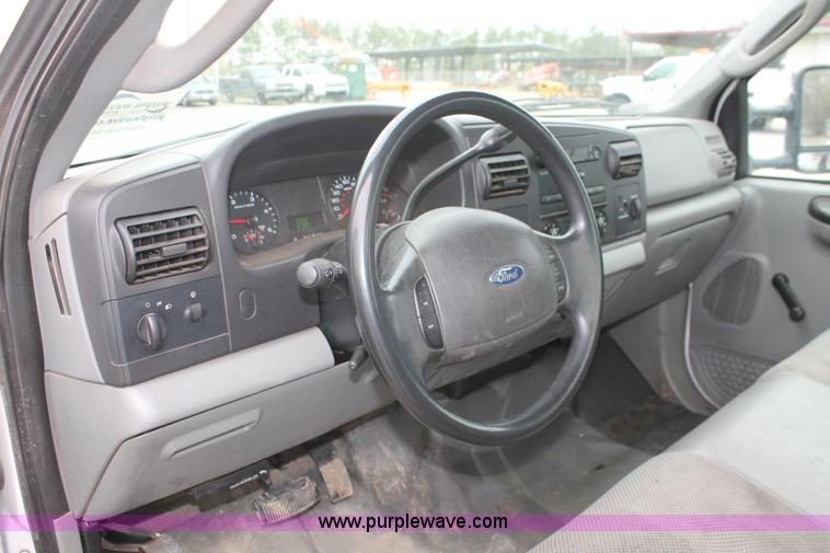 image for item E3340 2006 Ford F350 XL Super Duty service truck