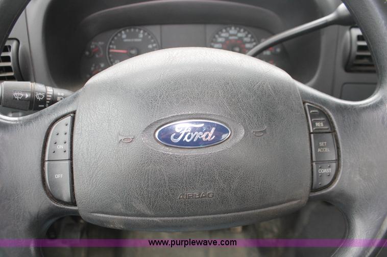 image for item E3340 2006 Ford F350 XL Super Duty service truck