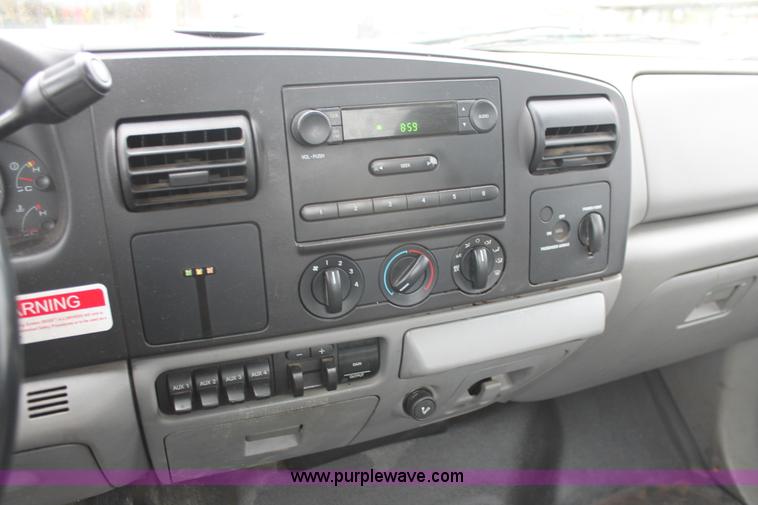 image for item E3340 2006 Ford F350 XL Super Duty service truck