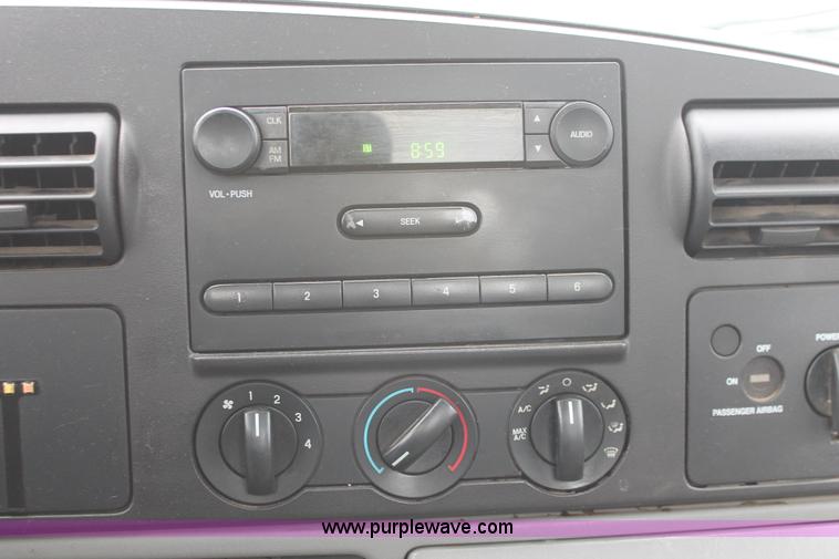 image for item E3340 2006 Ford F350 XL Super Duty service truck